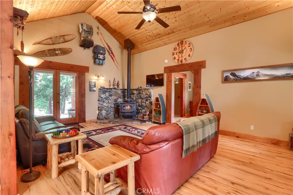 7072 Cranes Nest Rd, Mariposa, CA 95338