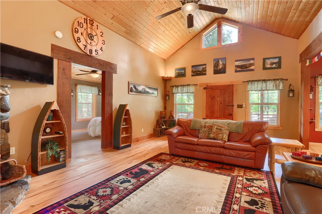 7072 Cranes Nest Rd, Mariposa, CA 95338