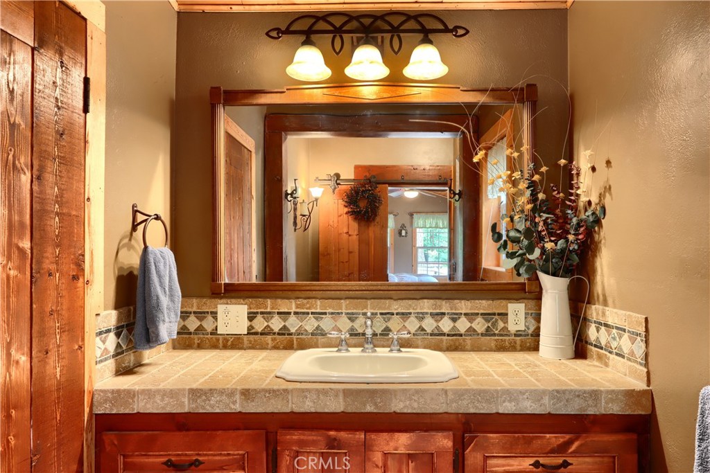 7072 Cranes Nest Rd, Mariposa, CA 95338