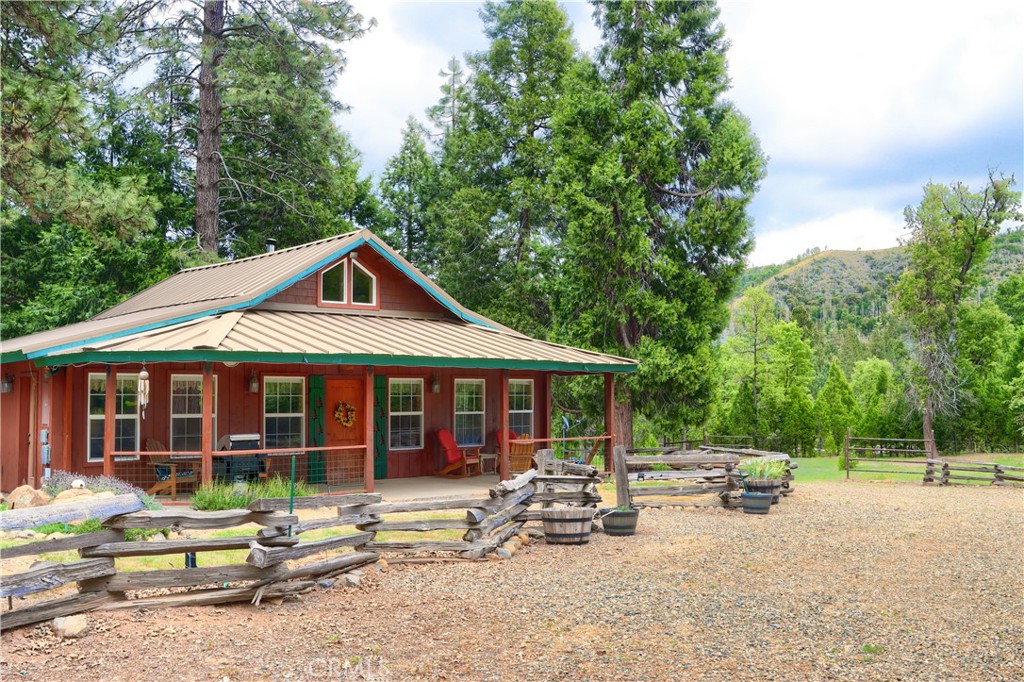 7072 Cranes Nest Rd, Mariposa, CA 95338