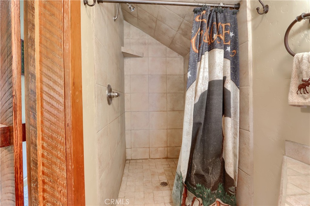 7072 Cranes Nest Rd, Mariposa, CA 95338