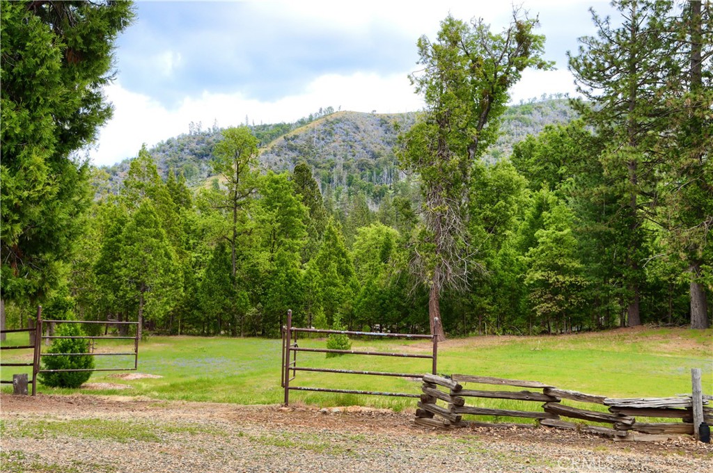 7072 Cranes Nest Rd, Mariposa, CA 95338