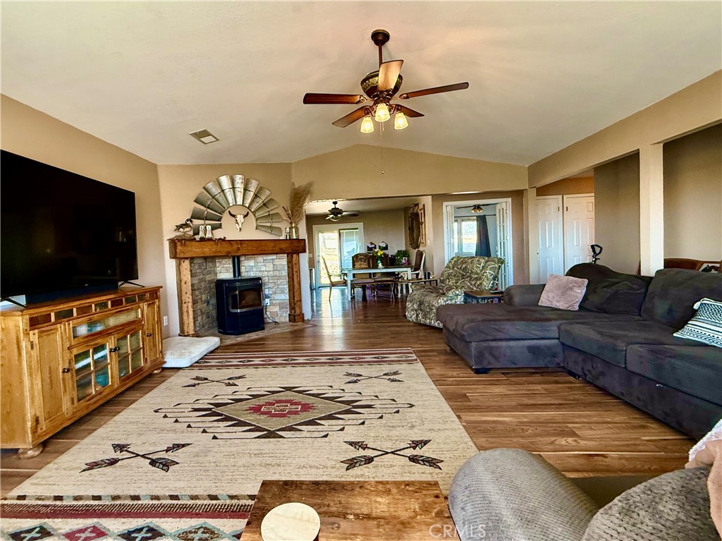 9307 Banderilla Dr, La Grange, CA 95329