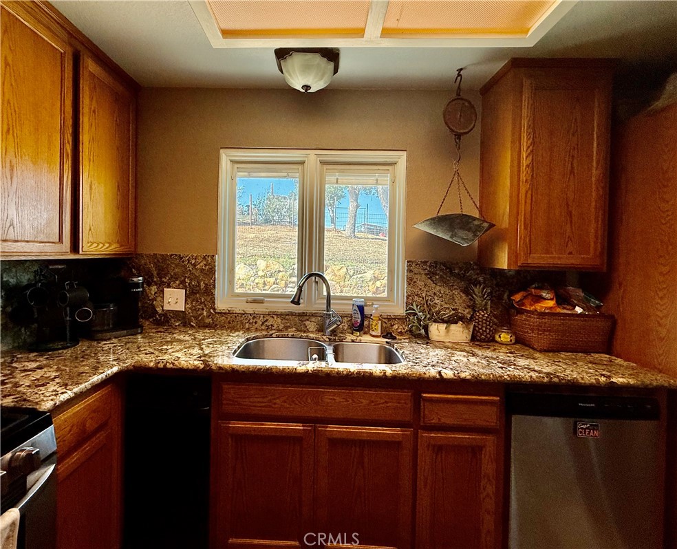 9307 Banderilla Dr, La Grange, CA 95329