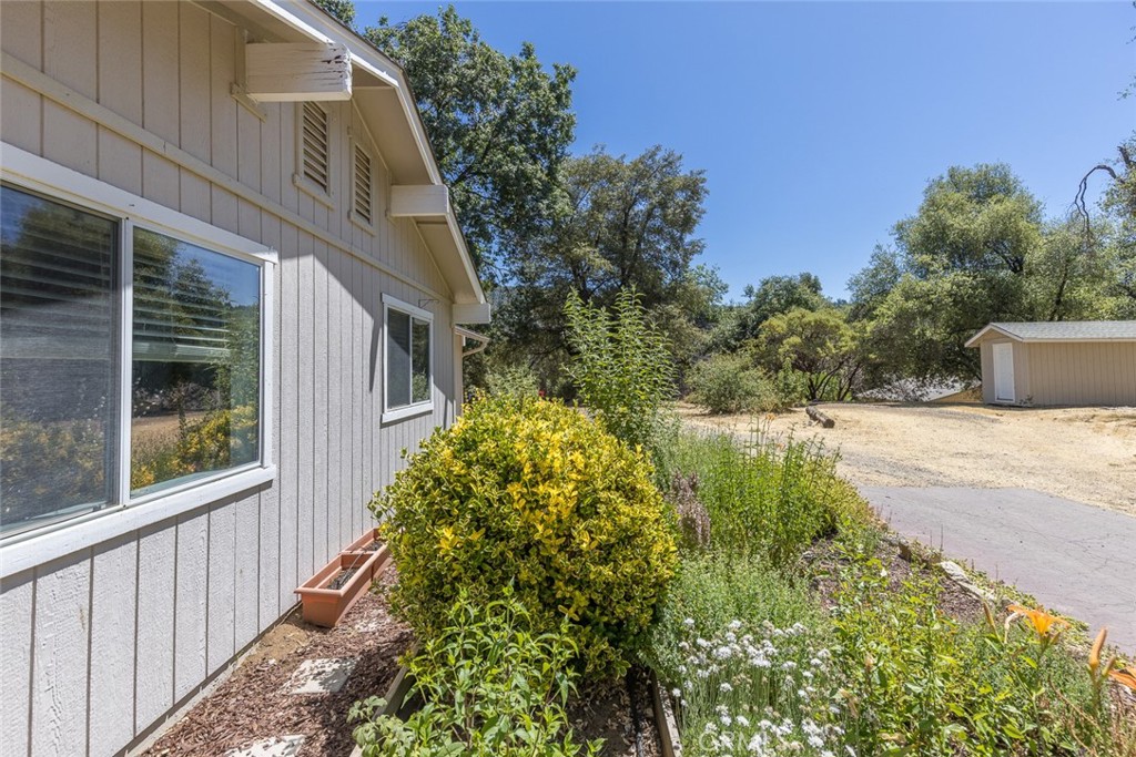 45315 Forest Ridge Dr, Ahwahnee, CA 93601