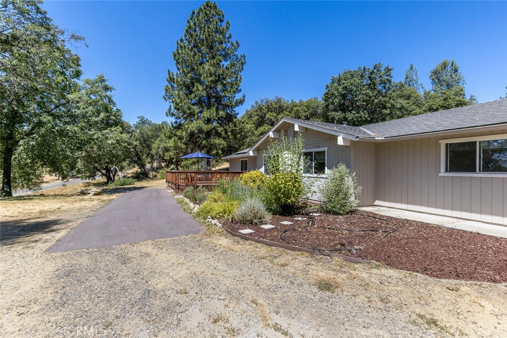45315 Forest Ridge Dr, Ahwahnee, CA 93601