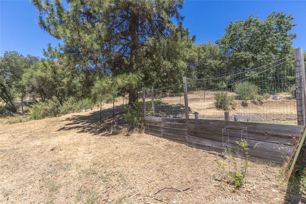 45315 Forest Ridge Dr, Ahwahnee, CA 93601