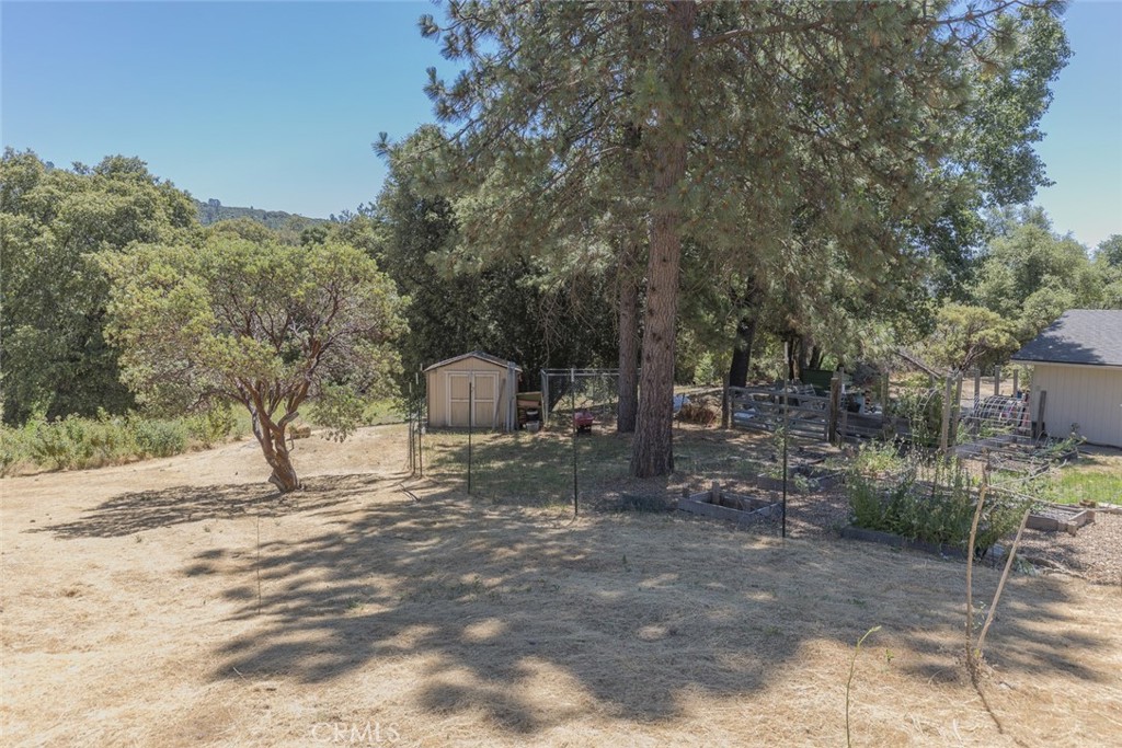45315 Forest Ridge Dr, Ahwahnee, CA 93601