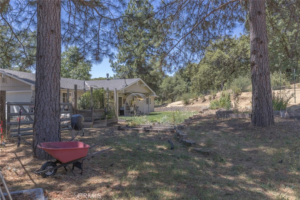 45315 Forest Ridge Dr, Ahwahnee, CA 93601