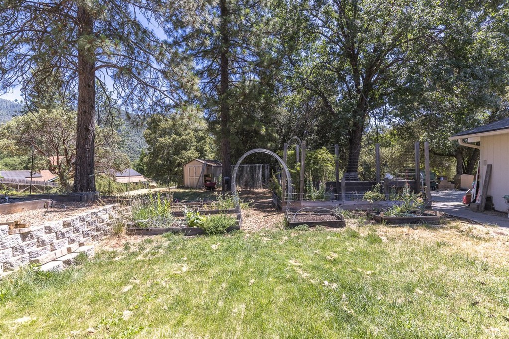 45315 Forest Ridge Dr, Ahwahnee, CA 93601