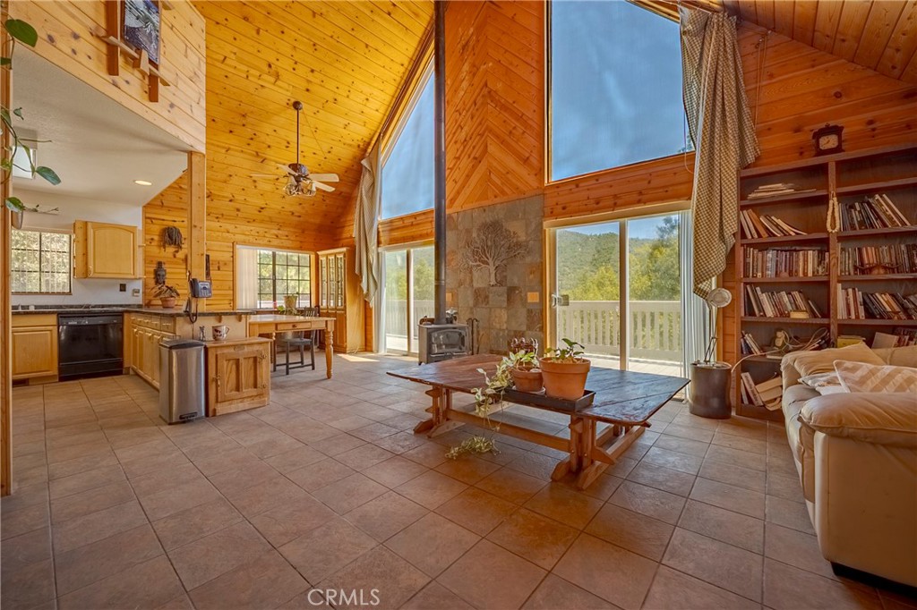 2471 Kokanee Rd, Mariposa, CA 95338