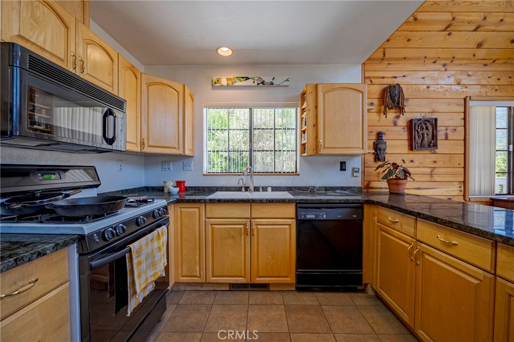 2471 Kokanee Rd, Mariposa, CA 95338