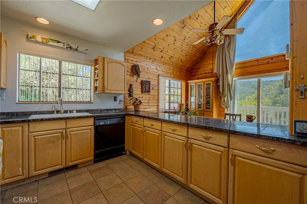 2471 Kokanee Rd, Mariposa, CA 95338