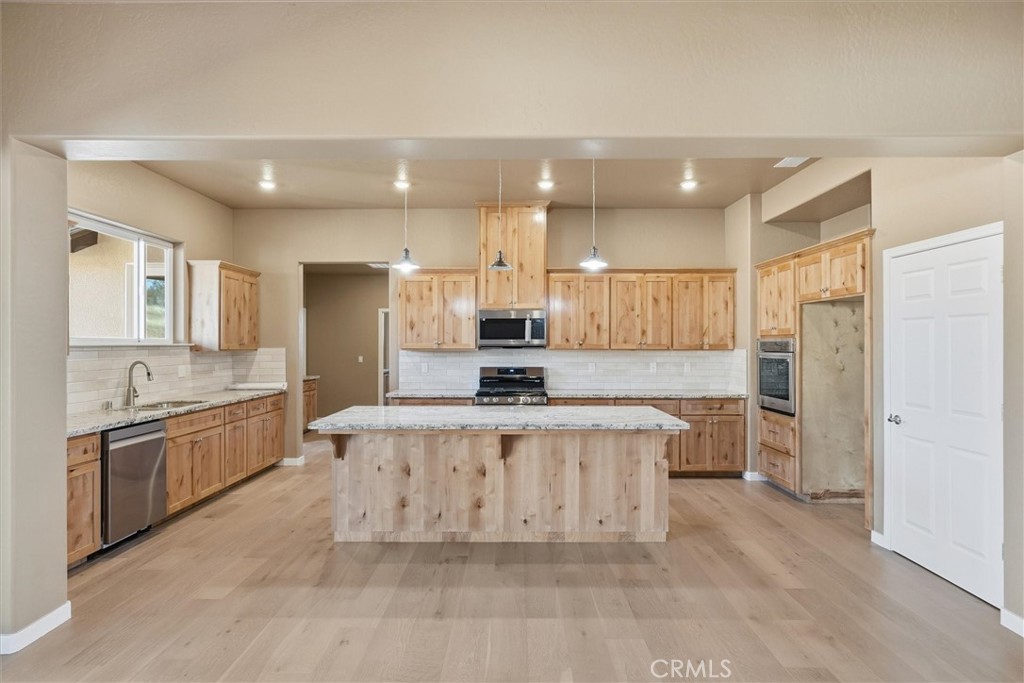 2590 State Highway 140, Catheys Valley, CA 95306