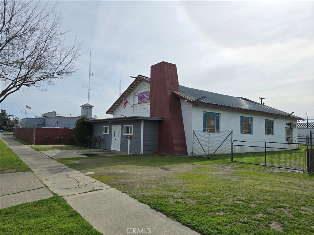 332 W 8th, Merced, CA 95341