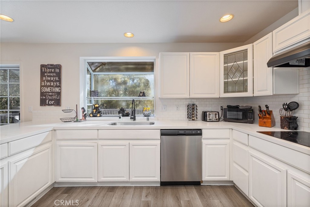 39301 Moonray Ln, Oakhurst, CA 93644