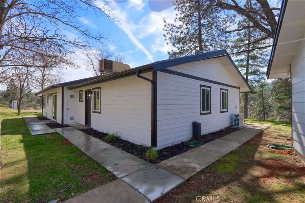 5518 E Whitlock Rd, Mariposa, CA 95338