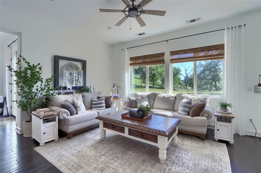 3212 Silver Bush Pl, Catheys Valley, CA 95306