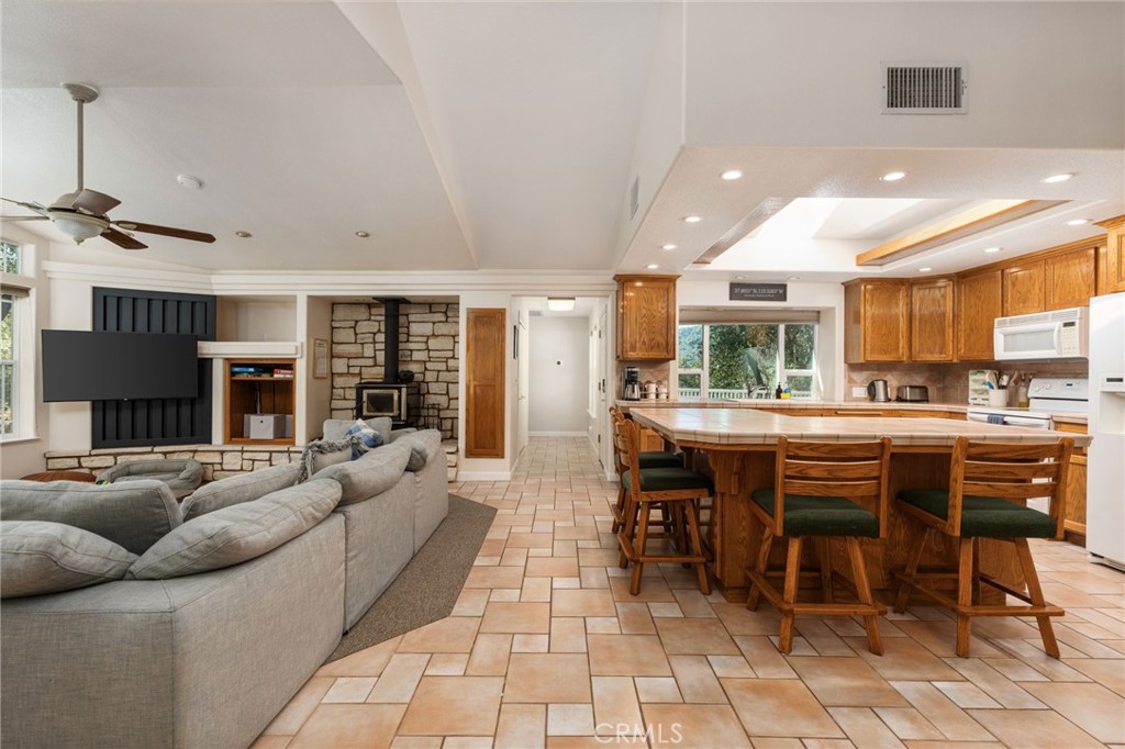 6657 Deer Park, Midpines, CA 95345