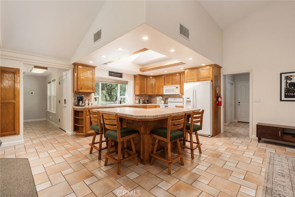 6657 Deer Park, Midpines, CA 95345