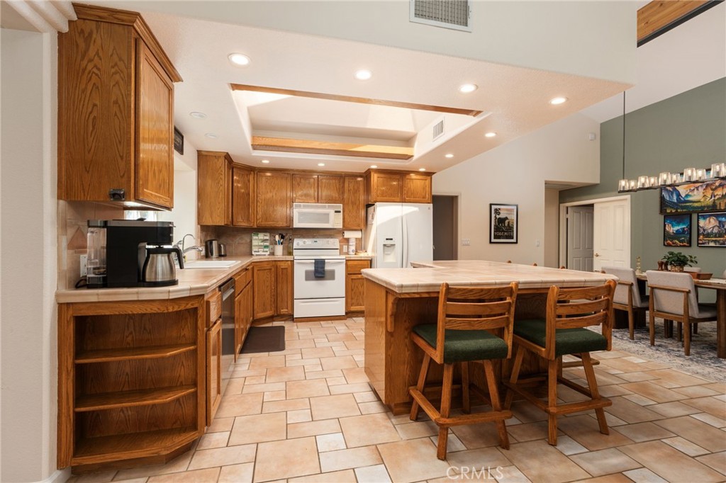 6657 Deer Park, Midpines, CA 95345