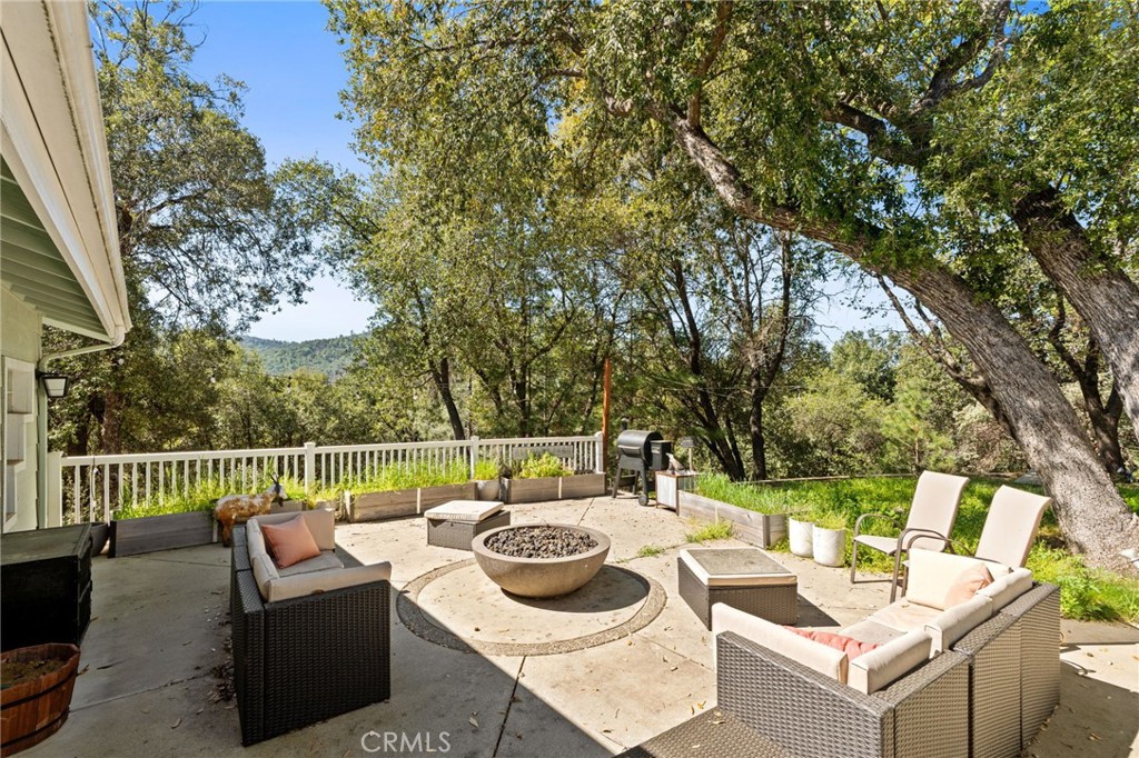 6657 Deer Park, Midpines, CA 95345