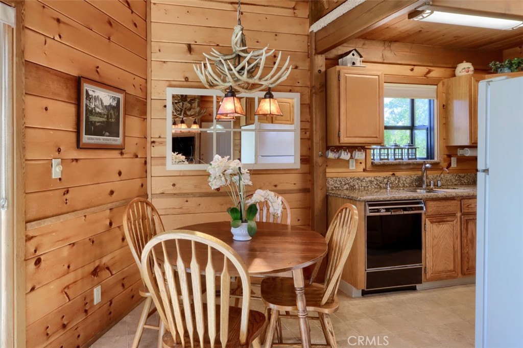 5027 Fox Creek Rd, Mariposa, CA 95338