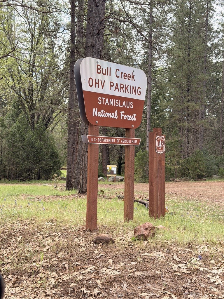 39 Anderson Valley Rd, Coulterville, CA 95311