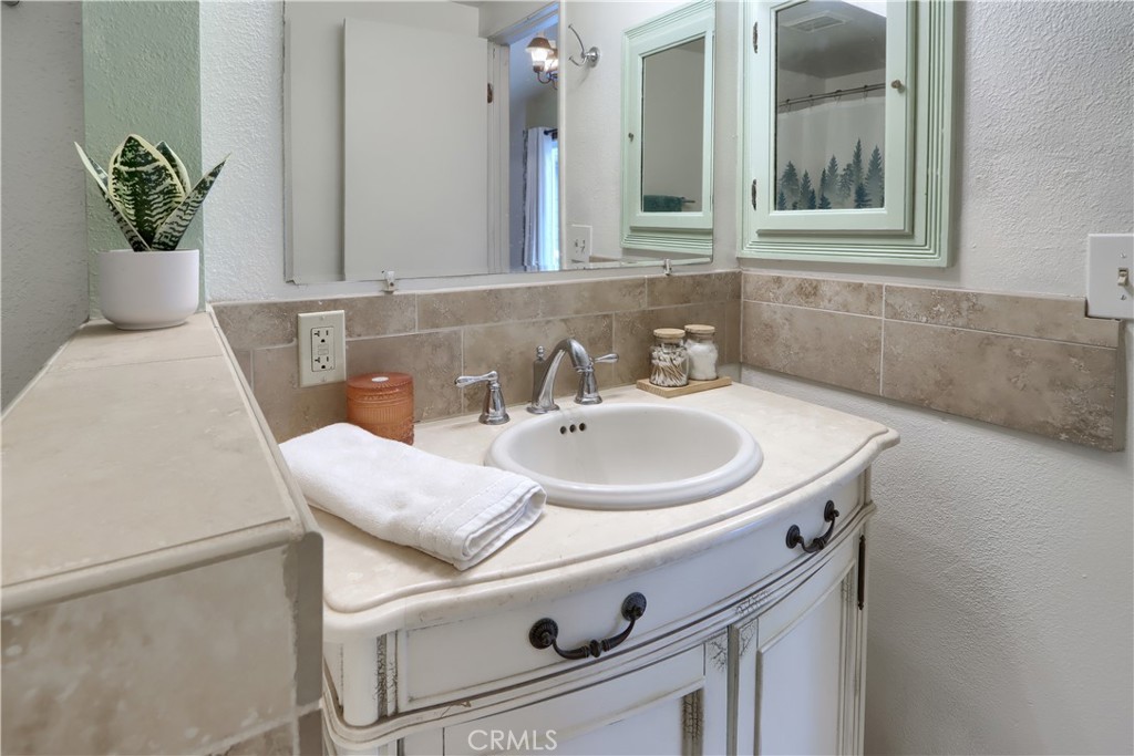 53213 Road 432, Bass Lake, CA 93604