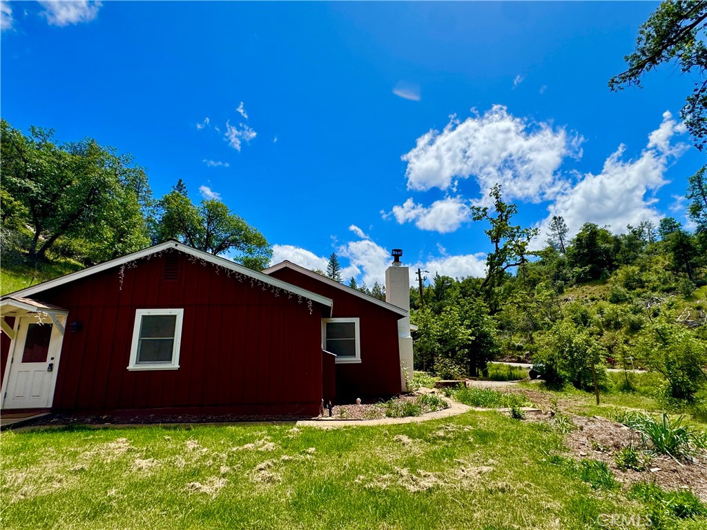 5628 E Whitlock Rd, Mariposa, CA 95338