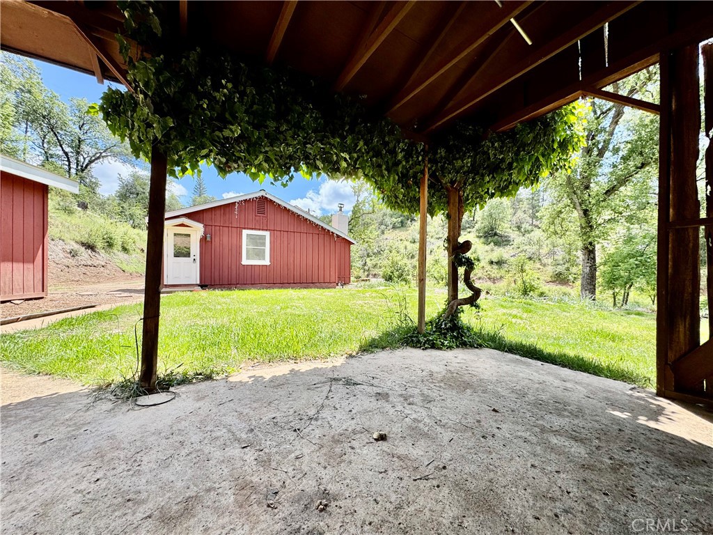5628 E Whitlock Rd, Mariposa, CA 95338