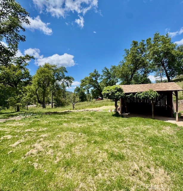 5628 E Whitlock Rd, Mariposa, CA 95338