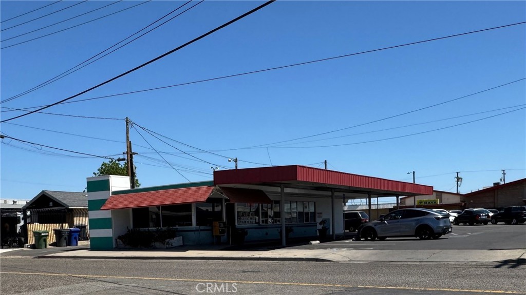 690 C St, Turlock, CA 95380