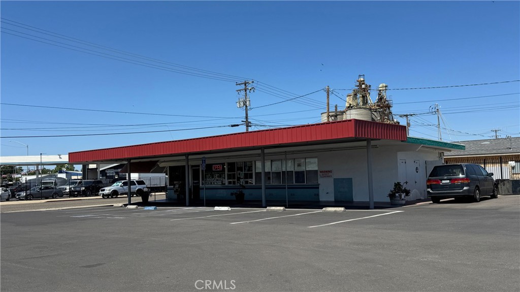 690 C St, Turlock, CA 95380