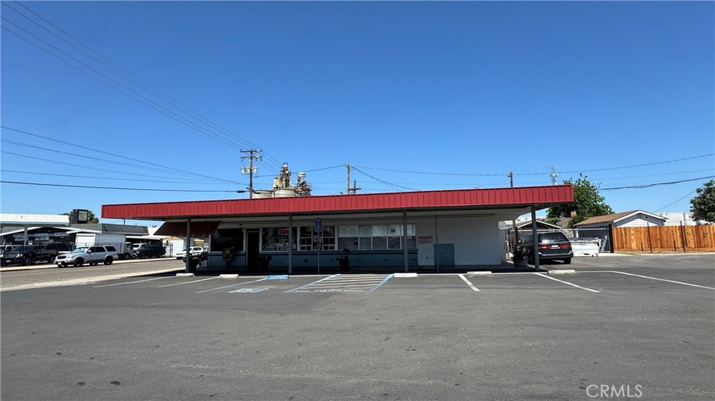 690 C St, Turlock, CA 95380
