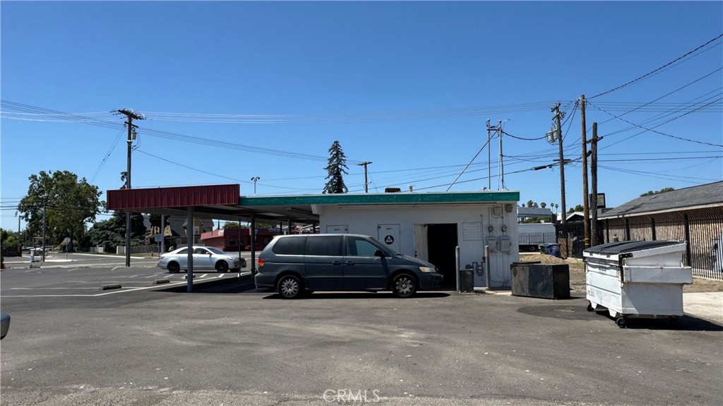 690 C St, Turlock, CA 95380