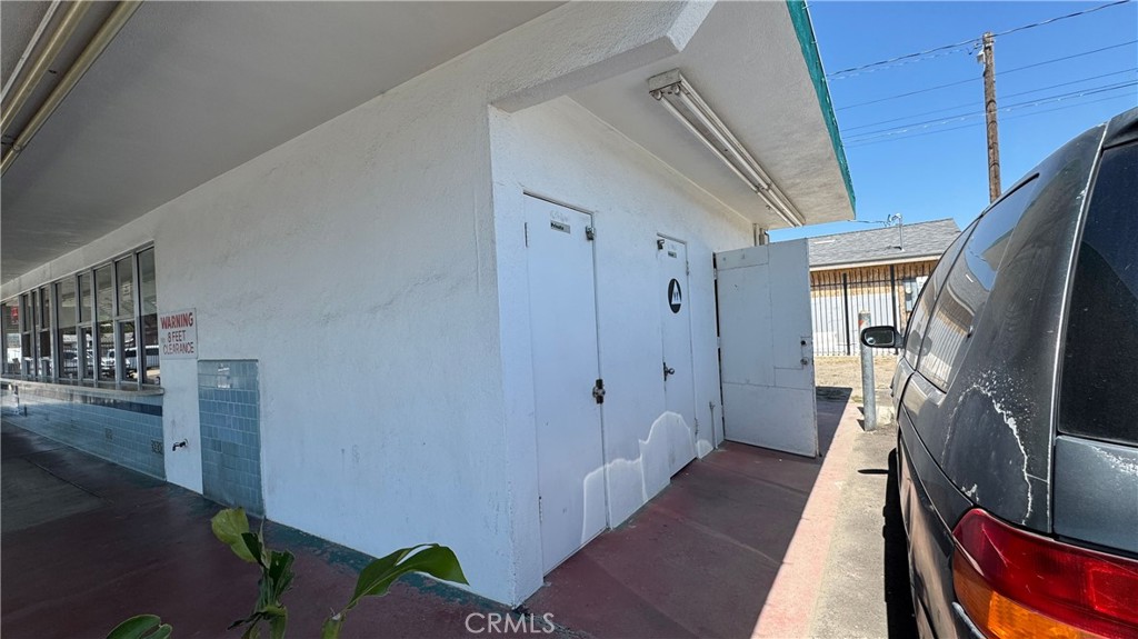 690 C St, Turlock, CA 95380