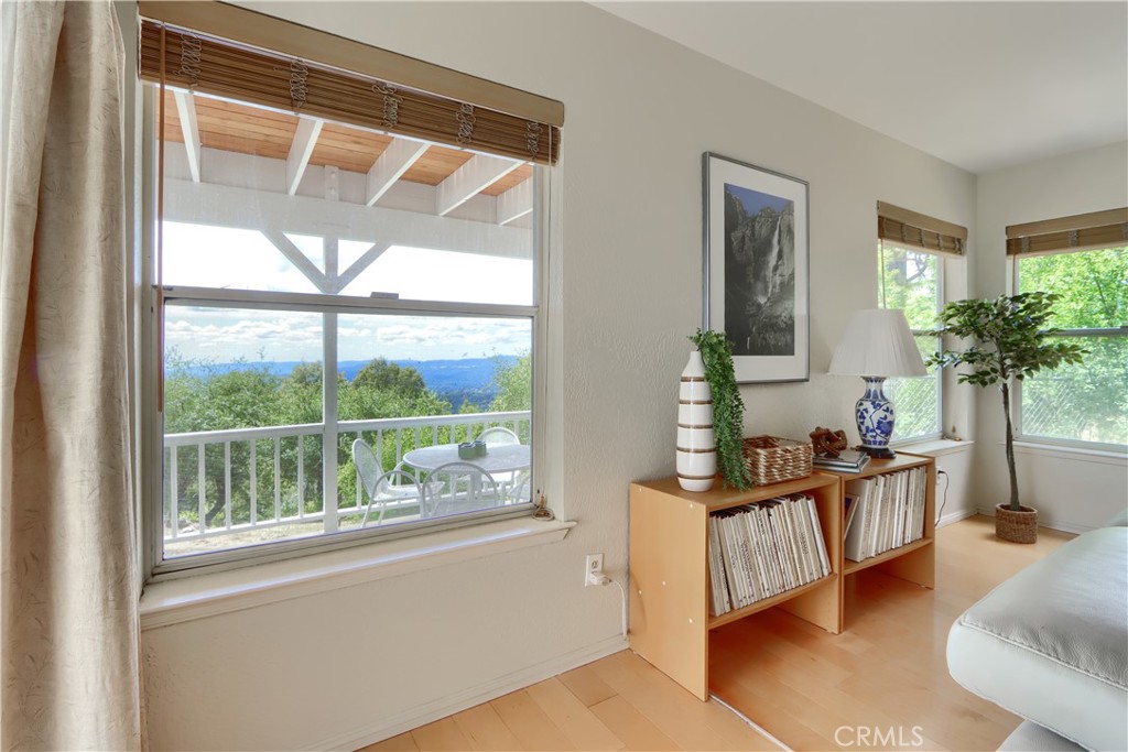 5603 Clouds Rest Rd, Mariposa, CA 95338