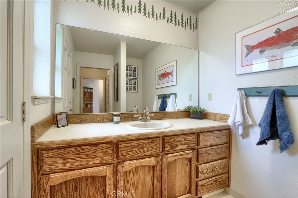 5603 Clouds Rest Rd, Mariposa, CA 95338