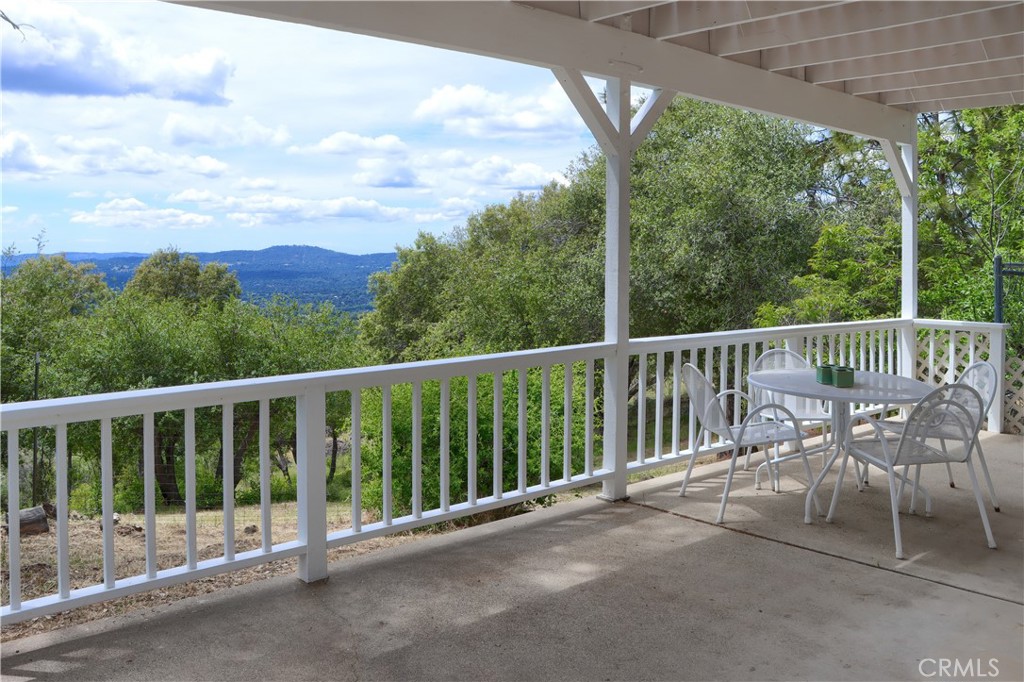 5603 Clouds Rest Rd, Mariposa, CA 95338