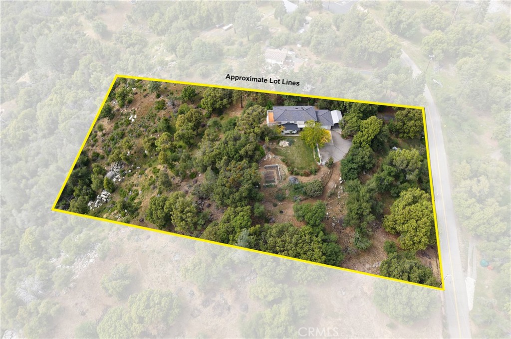 5603 Clouds Rest Rd, Mariposa, CA 95338