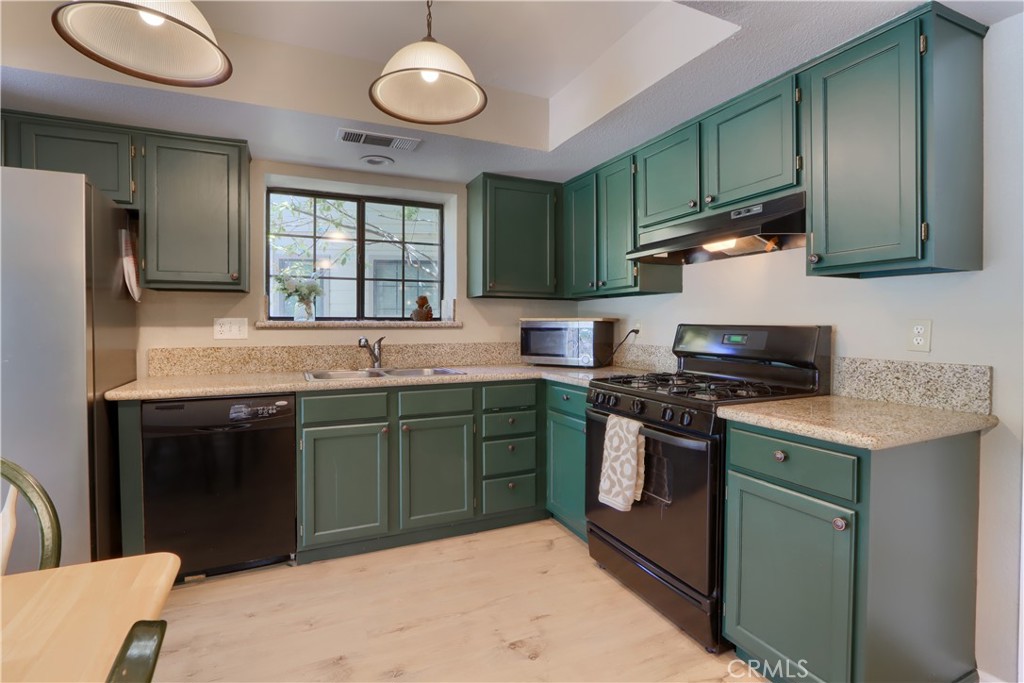 50824 Smoke Tree Trl, Bass Lake, CA 93644