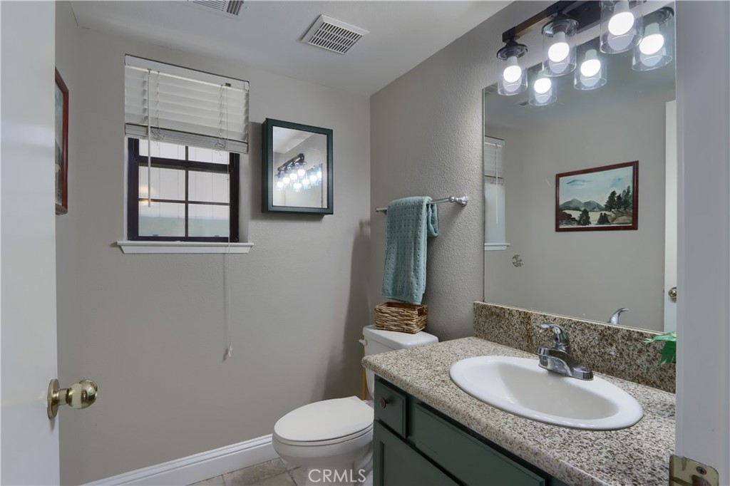 50824 Smoke Tree Trl, Bass Lake, CA 93644