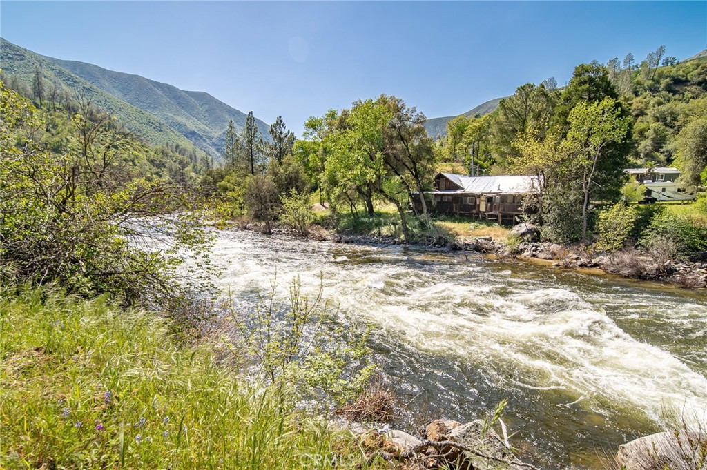 10049 Incline Rd, El Portal, CA 95318