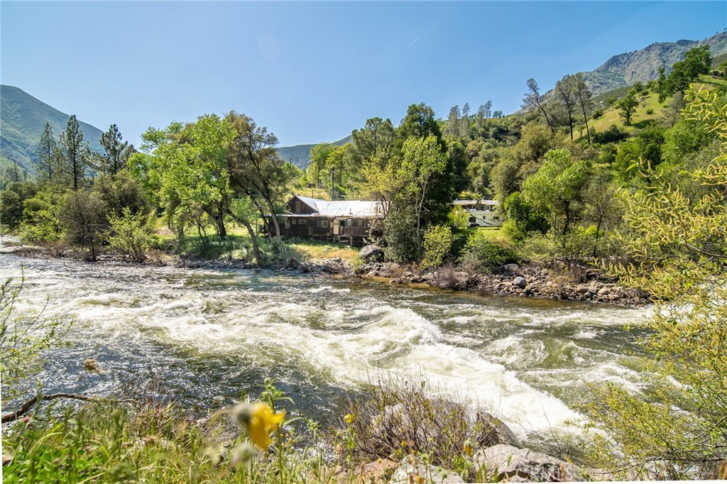 10049 Incline Rd, El Portal, CA 95318