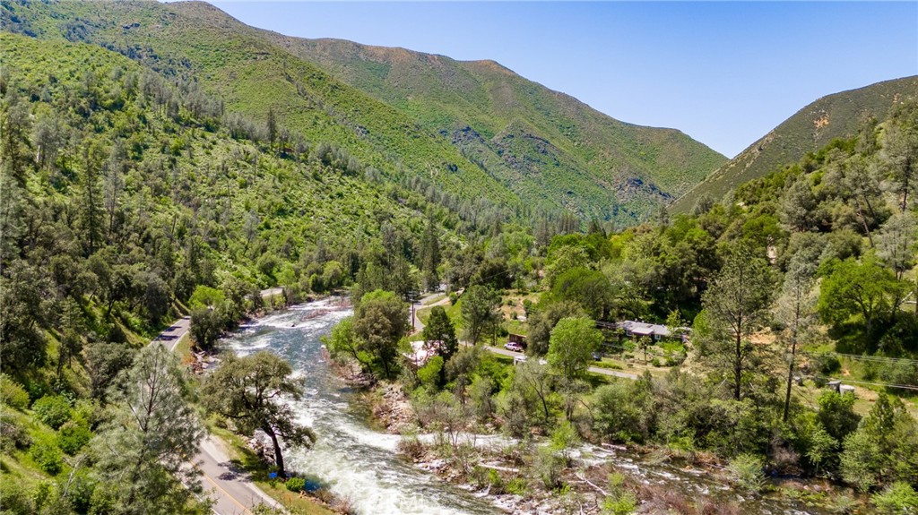 10049 Incline Rd, El Portal, CA 95318