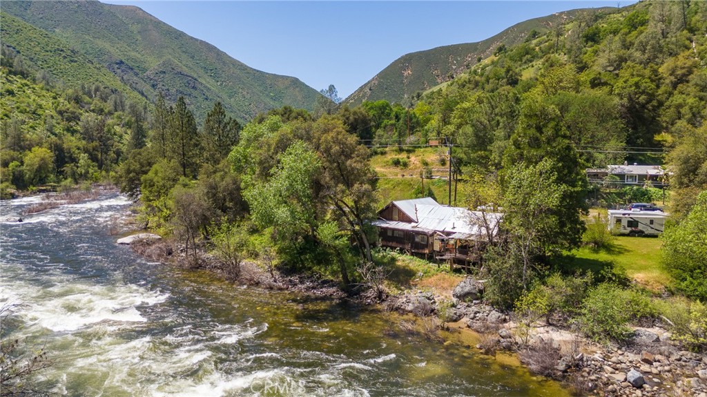 10049 Incline Rd, El Portal, CA 95318