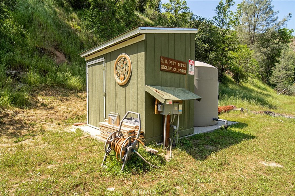 10049 Incline Rd, El Portal, CA 95318