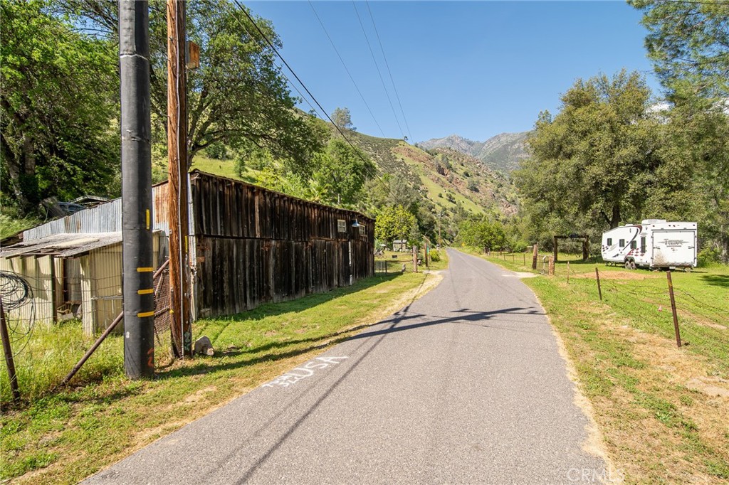10049 Incline Rd, El Portal, CA 95318