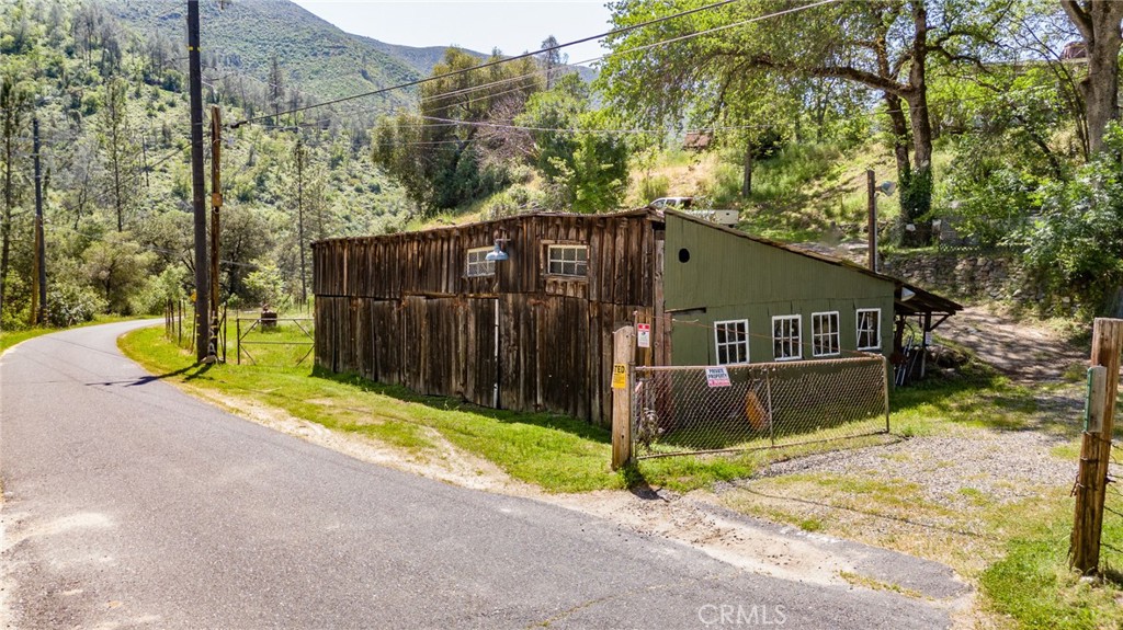 10049 Incline Rd, El Portal, CA 95318